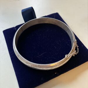 Vintage Sterling Silver 925 Hinged Bangle Etched Bracelet 7.25'' 11.66g 9mm
